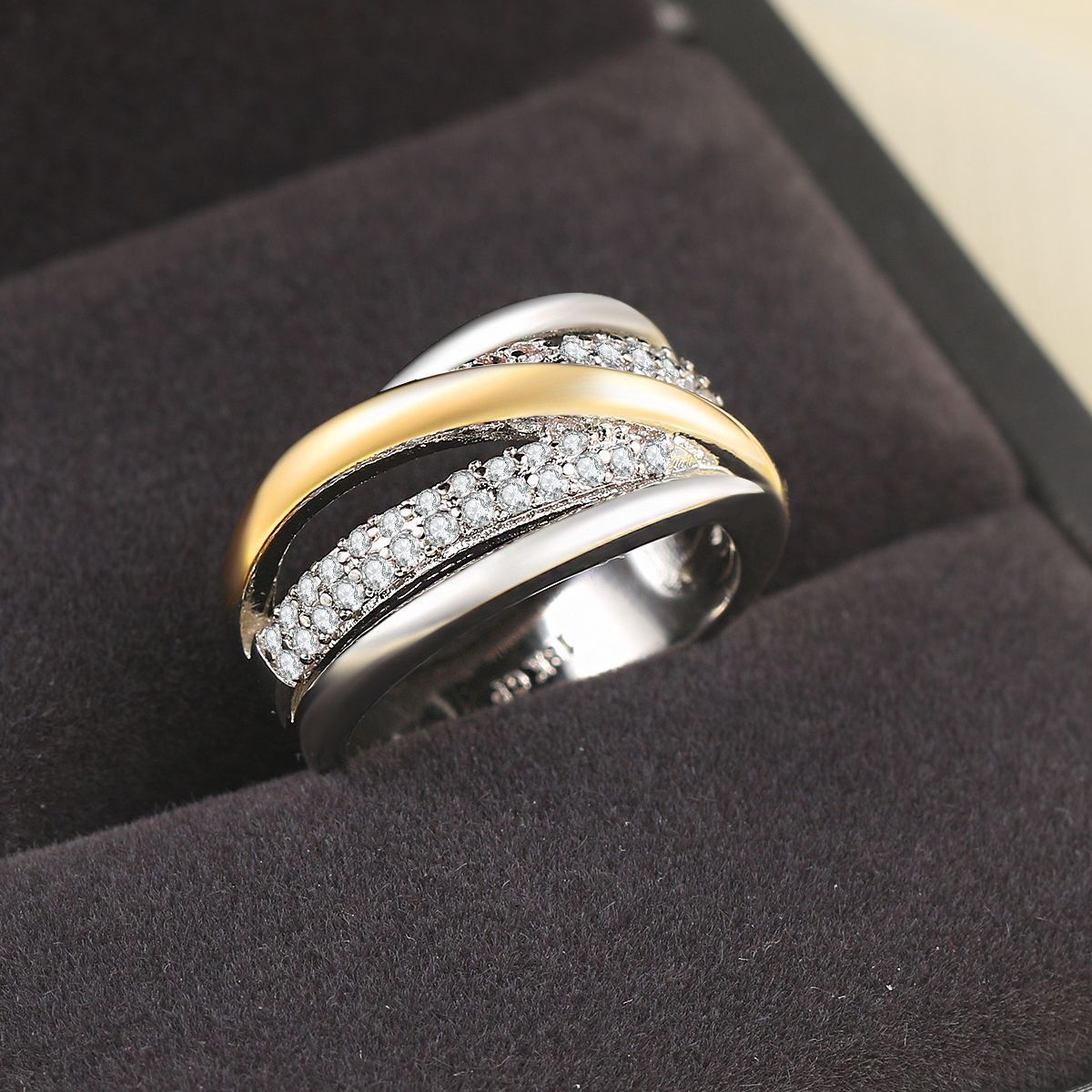 💫 Bicolor Ring mit Zirkonia & Glamour-Faktor