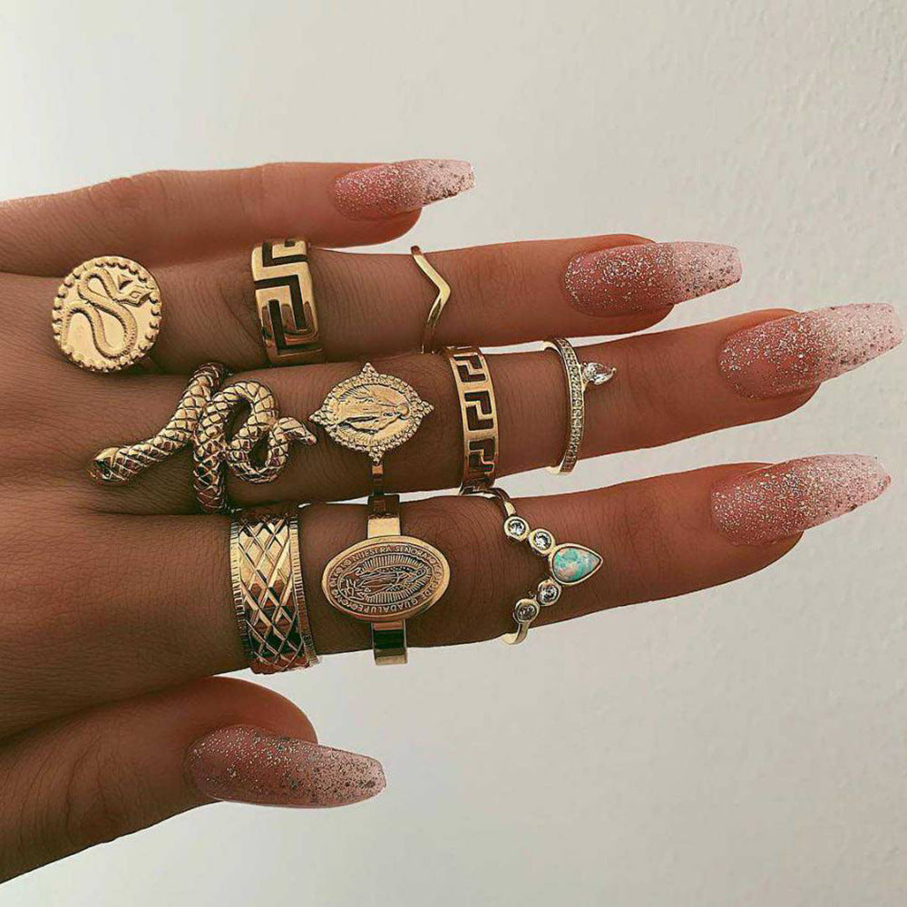 💎 10-teiliges Statement-Ringset im Diamant-Stil