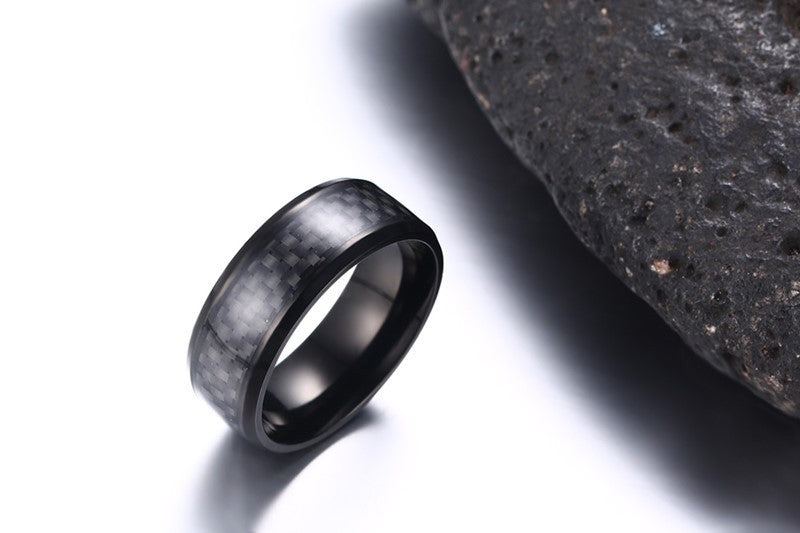 ⬛ Titan trifft Carbon-Herrenring mit schwarzer Carbon