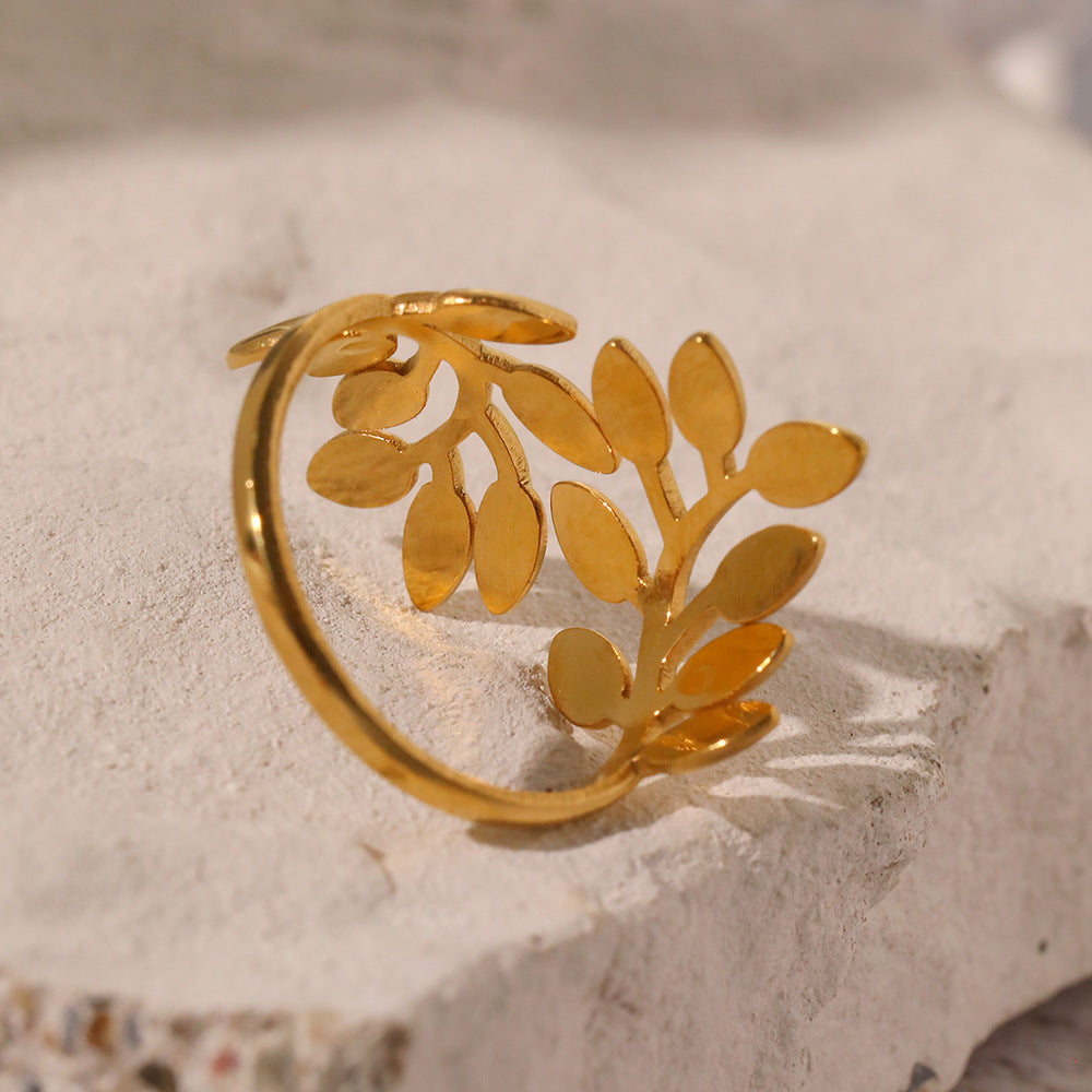 LEAF ATELIER - Schlichter Ring mit zartem Blattmotiv