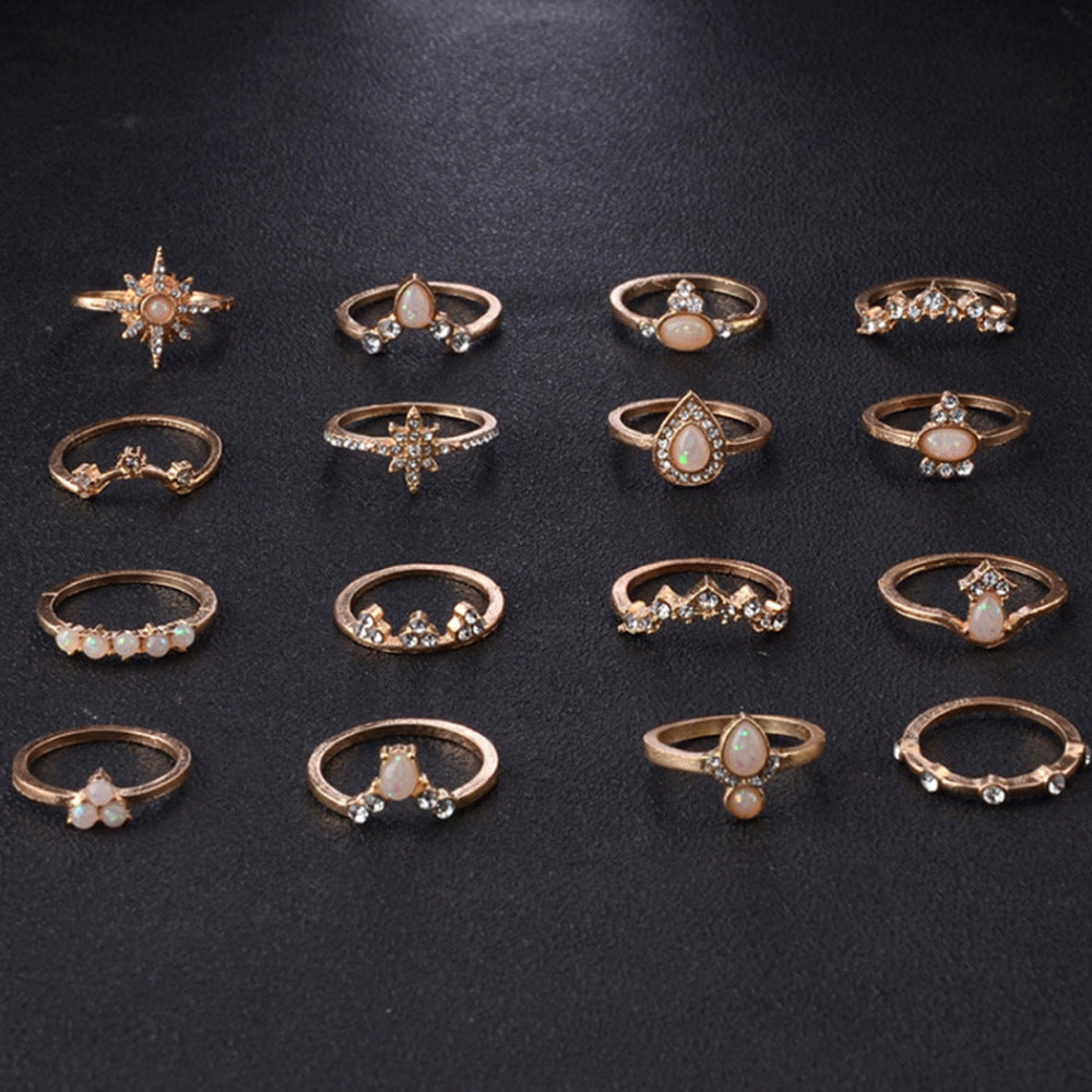 👑 16-teiliges Ring-Set mit Krone & Tropfen Design